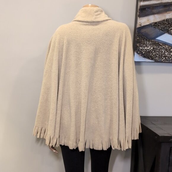 Vintage Penmans Fleece Poncho Sweater Fringe Winter Khaki Beige Womens One Size - Picture 4 of 12